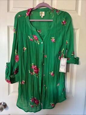 fig and flower Emerald Green Floral Button-Down Tunic
